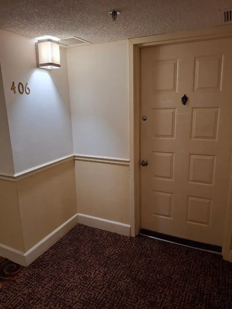 105 Lake Emerald Drive # 406, Oakland Park FL 33309