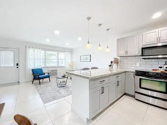 410 Chatham T, West Palm Beach FL 33417