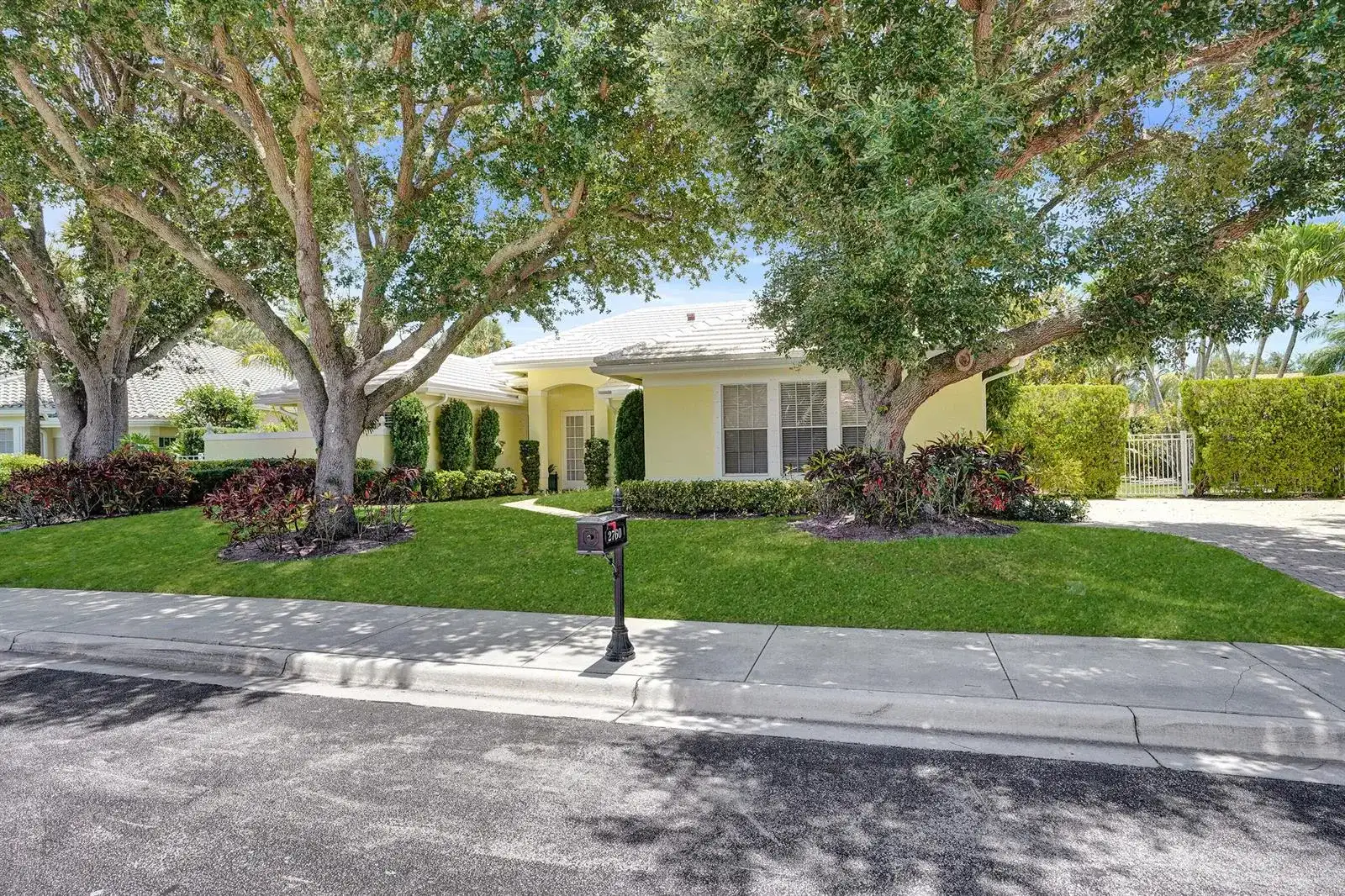2760 Tecumseh Drive, West Palm Beach FL 33409 photo 3