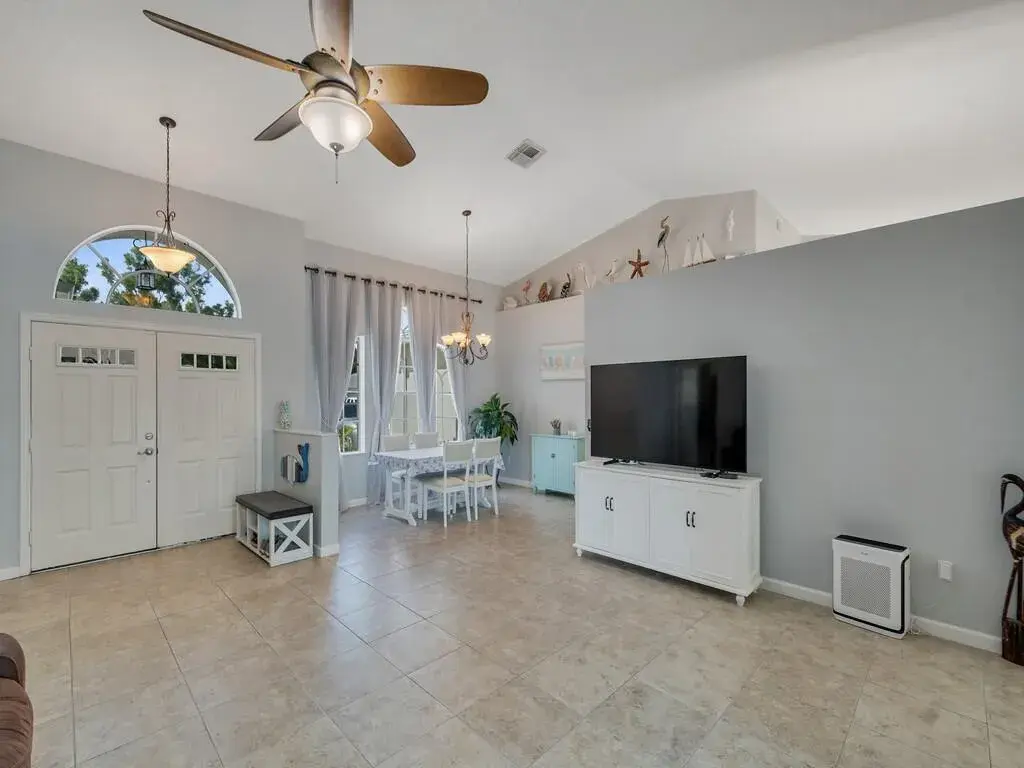 2101 SW Alloway Avenue, Port St. Lucie FL 34953