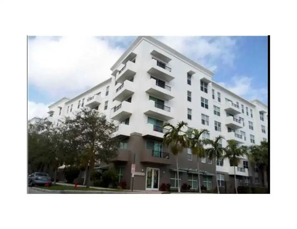 2421 NE 65th Street # 205, Fort Lauderdale FL 33308