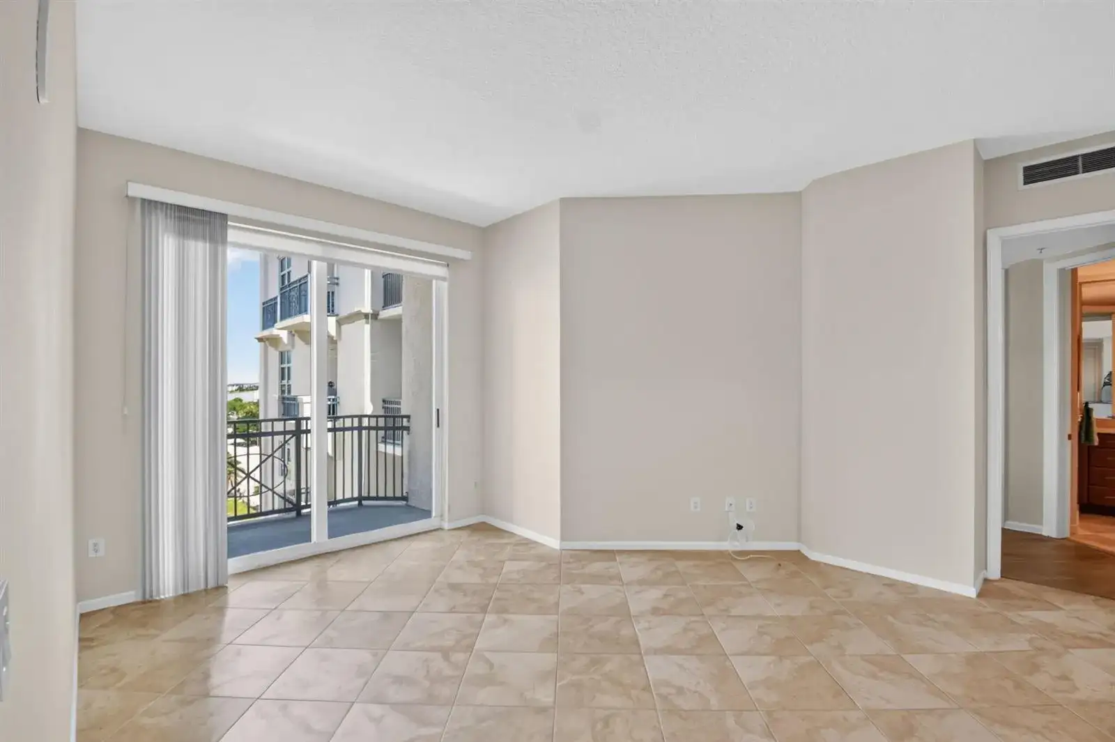 403 S Sapodilla Avenue # 706, West Palm Beach FL 33401 photo 2