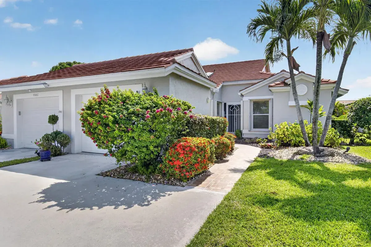 5590 Royal Lake Circle, Boynton Beach FL 33437