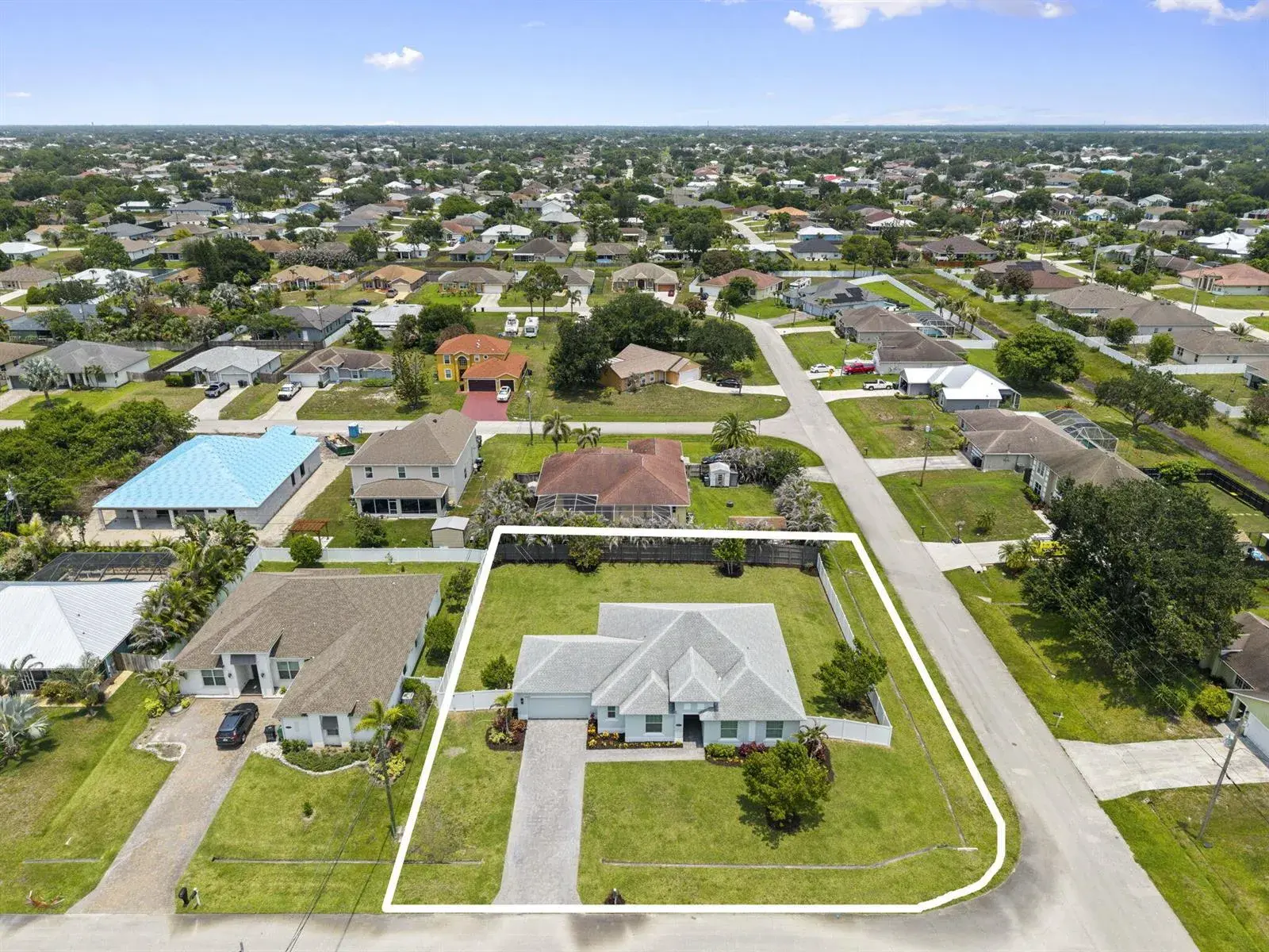 4497 SW Farmington Street, Port St. Lucie FL 34953