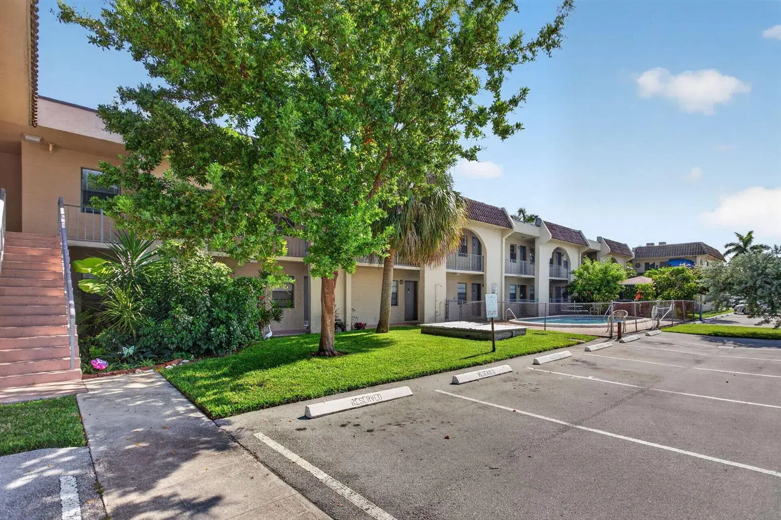 2141 NE 42nd Street # 204, Lighthouse Point FL 33064