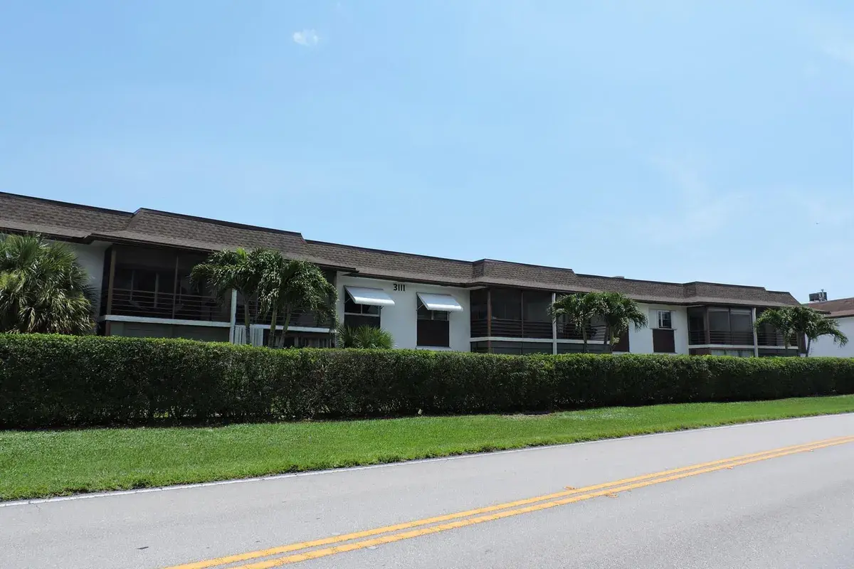 3111 Gardens E Drive # 25, Palm Beach Gardens FL 33410