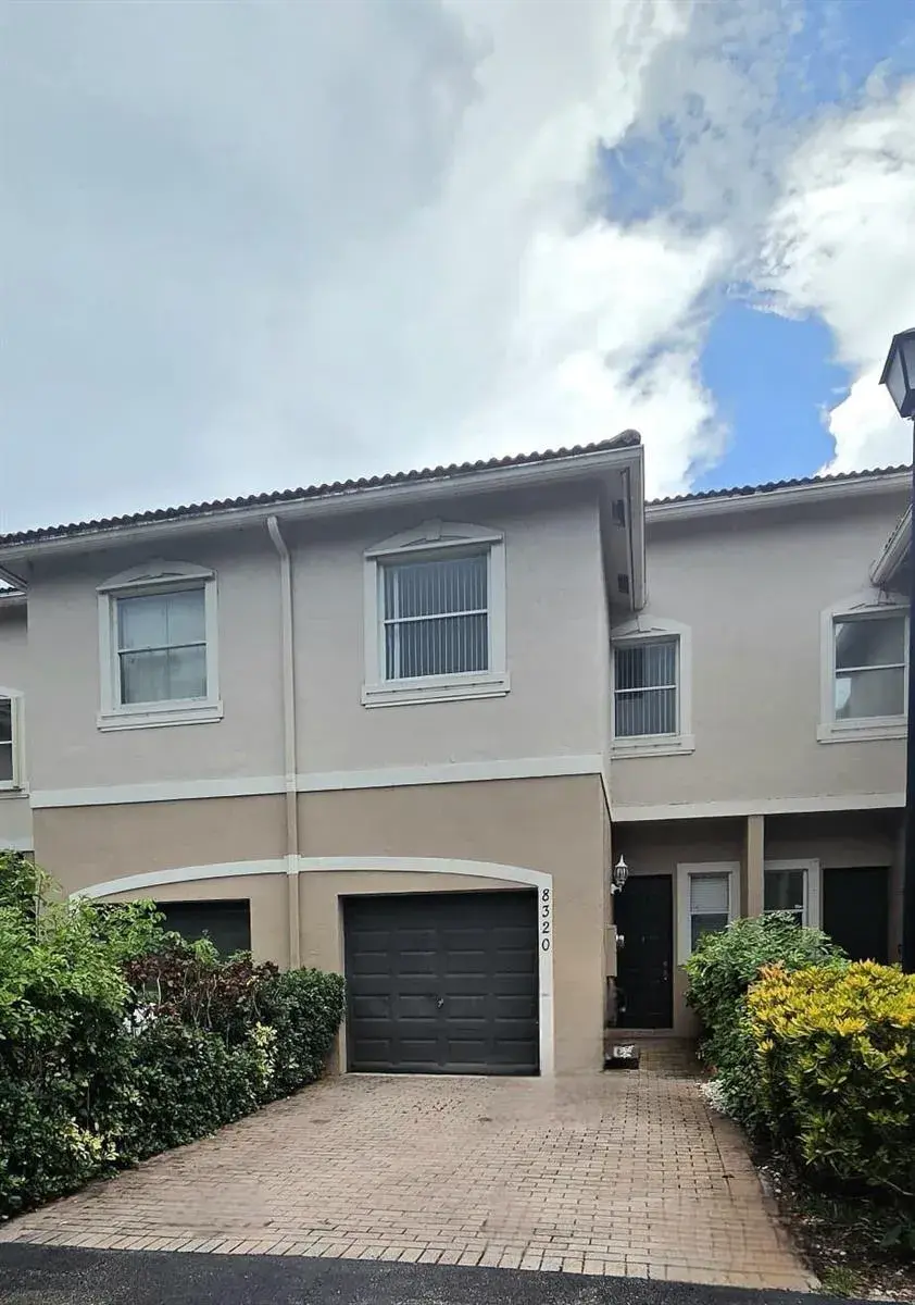 8320 Lagos De Campo Boulevard, Tamarac FL 33321