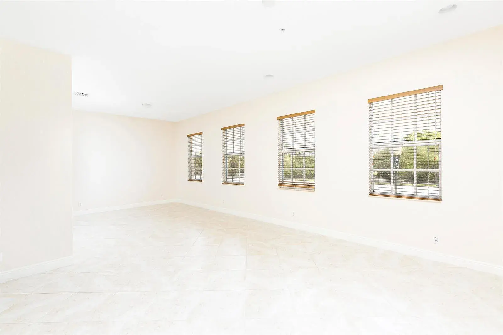 6807 Lakeside Circle N # 1, Davie FL 33314