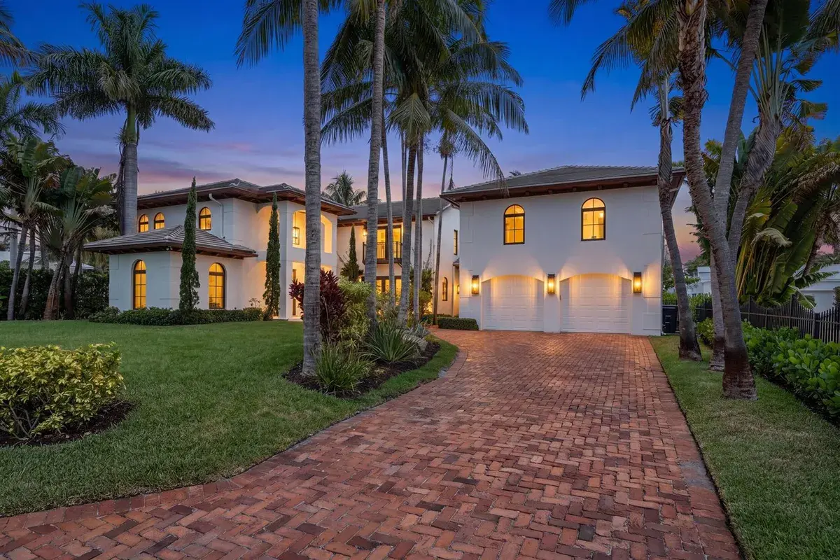 257 E Lakewood Road, West Palm Beach FL 33405
