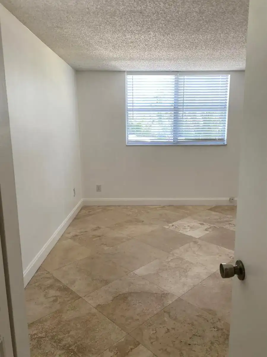 2840 Somerset Drive # M, Lauderdale Lakes FL 33311