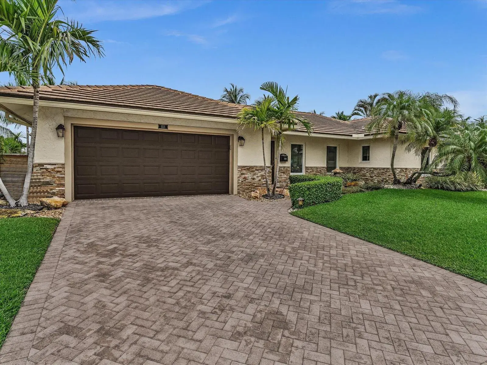 1525 SE 12th Street, Deerfield Beach FL 33441