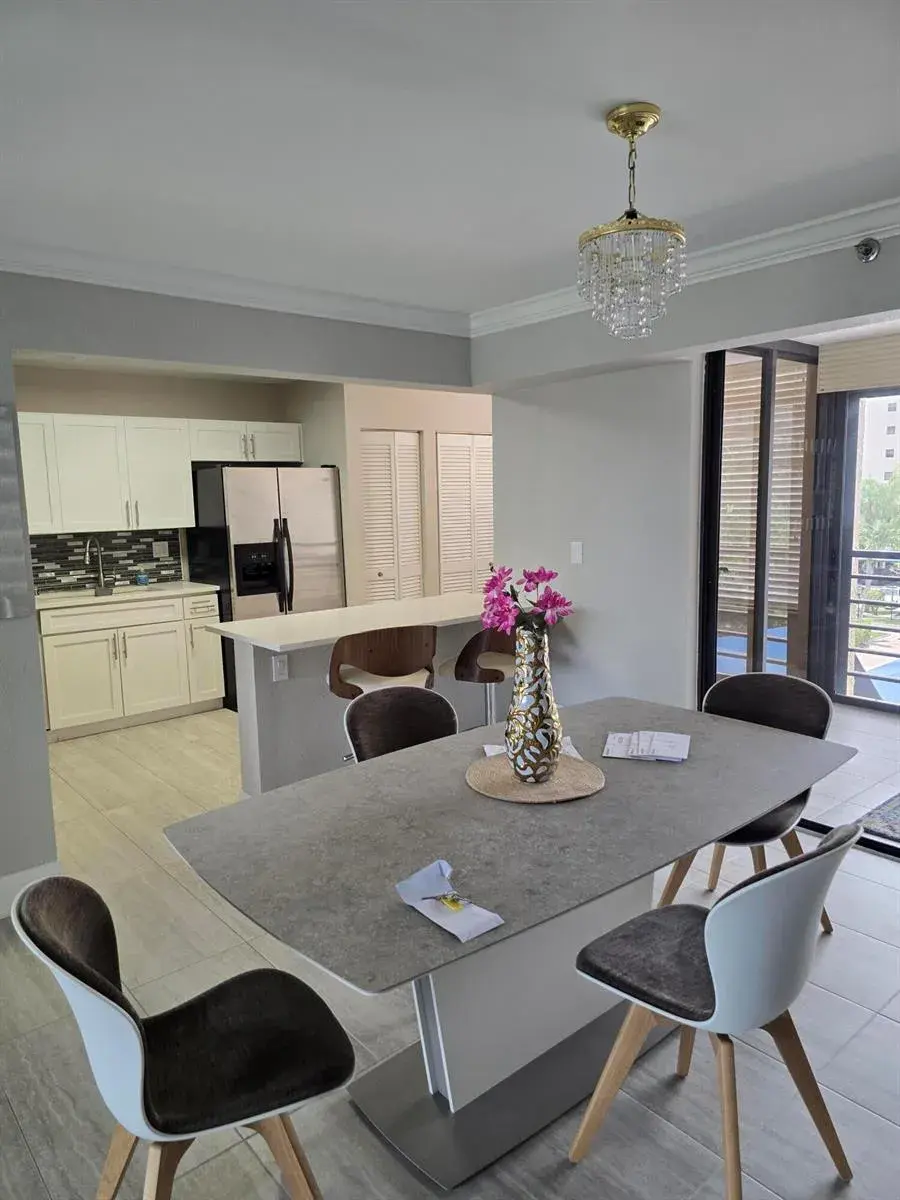 7580 Regency Lake Drive # 402, Boca Raton FL 33433