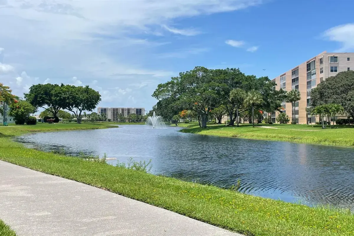 4 Abbey Lane # 103, Delray Beach FL 33446