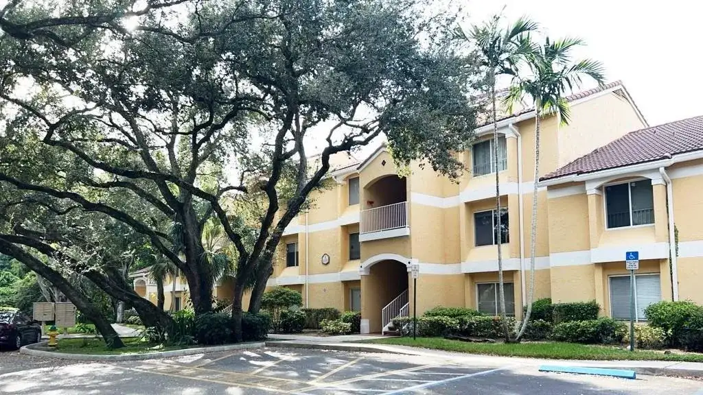 2350 NW 33rd Street # 807, Oakland Park FL 33309 photo 2