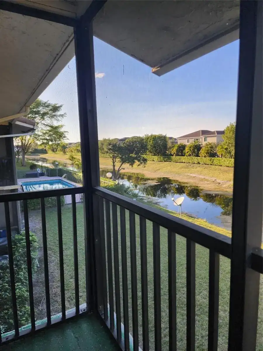 8705 NW 38th Drive # 7b, Coral Springs FL 33065 photo 2