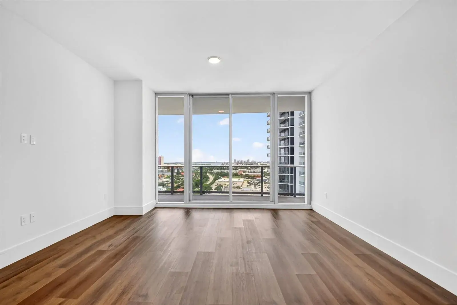 220 Lake Shore Drive # 1511, West Palm Beach FL 33403