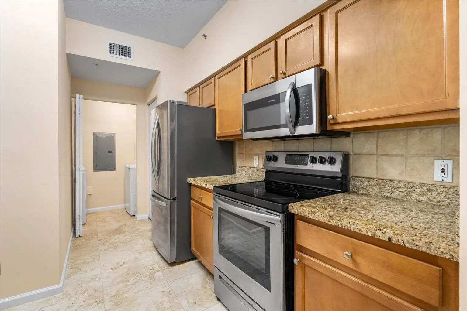 9901 Baywinds # 3105, West Palm Beach FL 33411