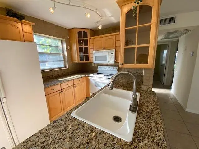 183 Andover H, West Palm Beach FL 33417