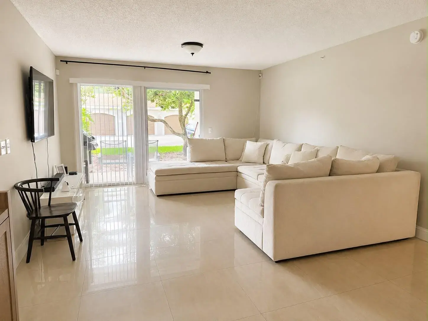 5045 Wiles Road # 105, Coconut Creek FL 33073