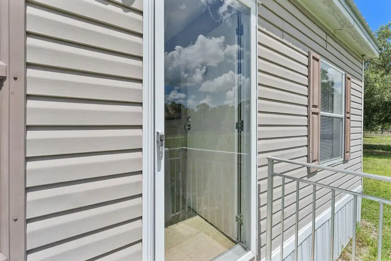 220 N Sendero Street, Clewiston FL 33440 photo 2