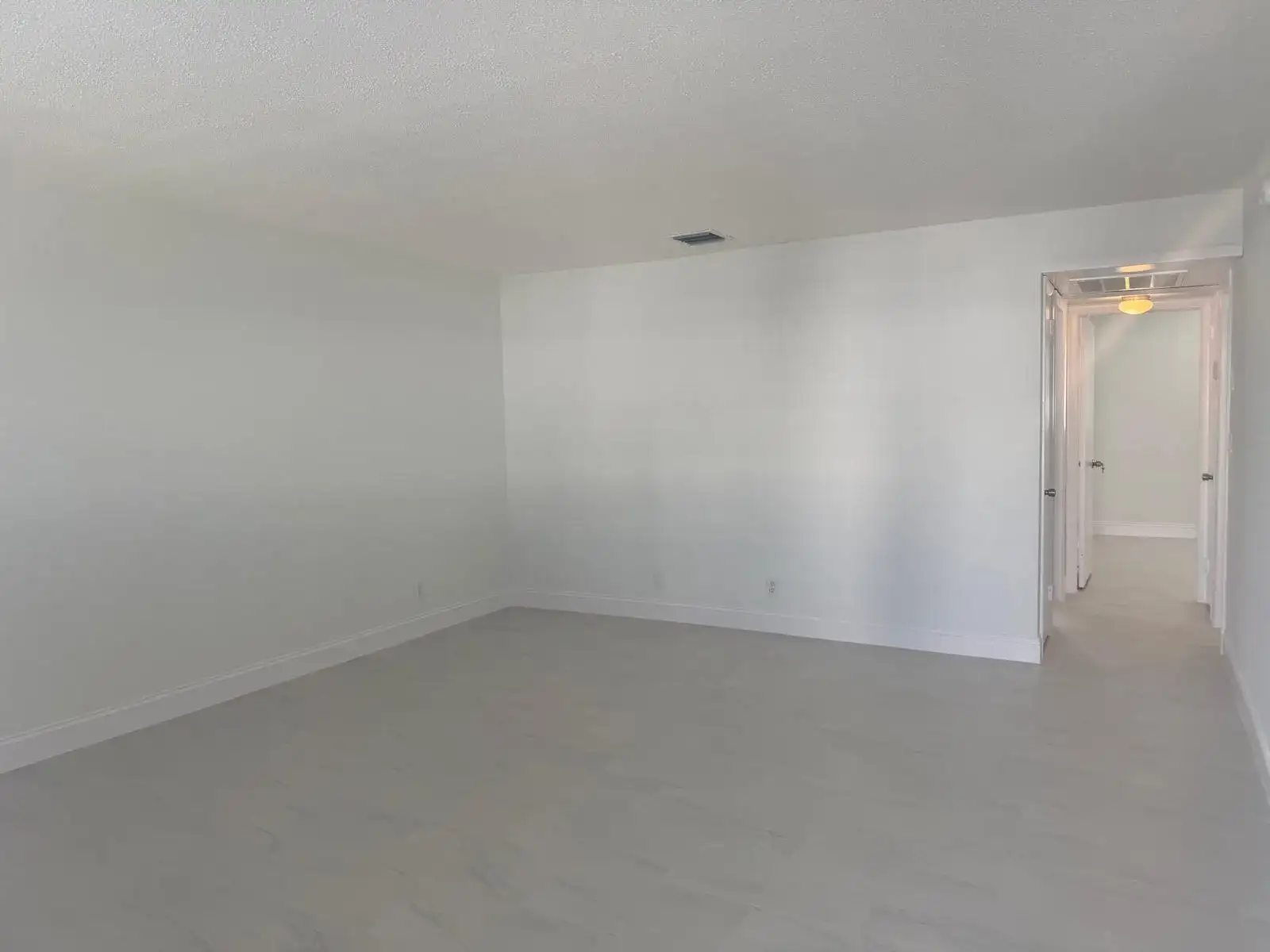402 Lake Shore Drive # 202, West Palm Beach FL 33403 photo 3