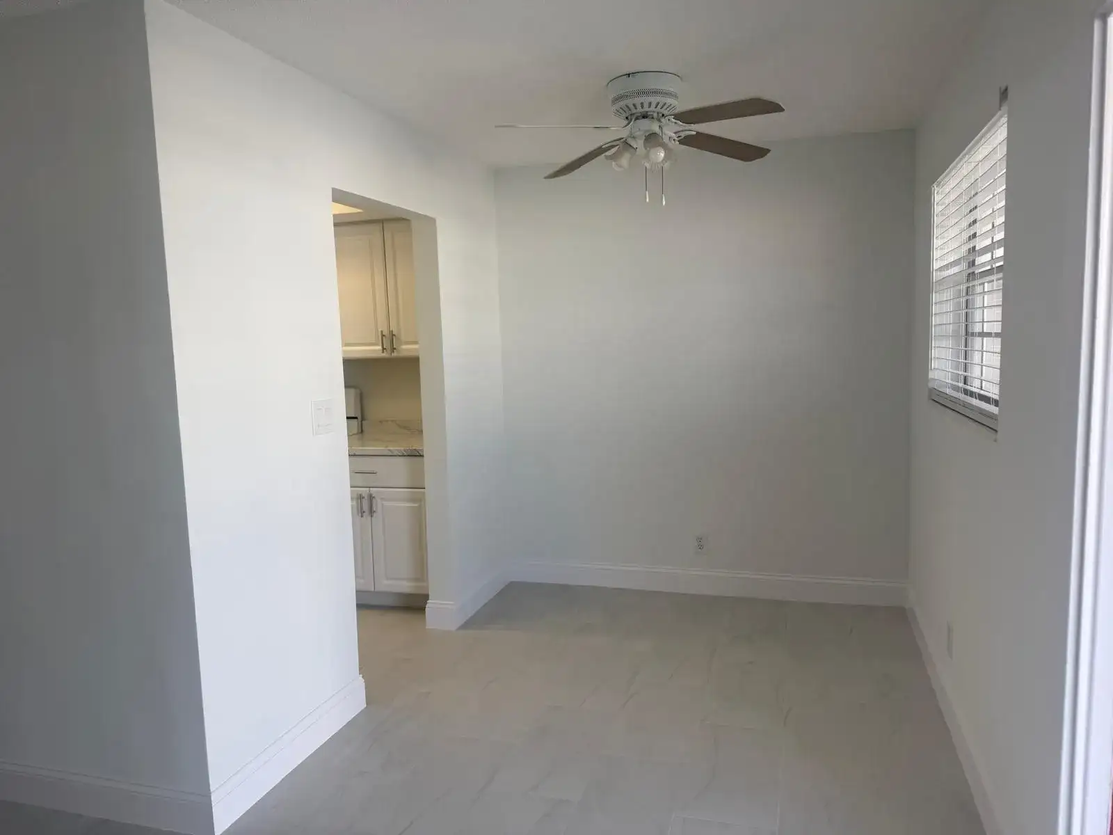 402 Lake Shore Drive # 202, West Palm Beach FL 33403 photo 4