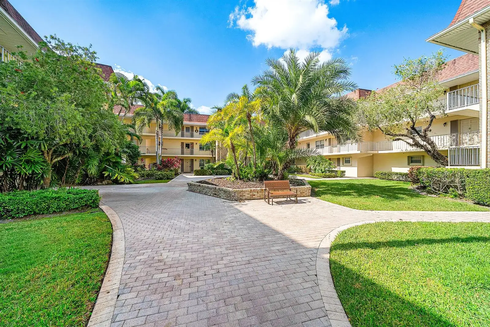 5540 Tamberlane Circle # 221, Palm Beach Gardens FL 33418 photo 3