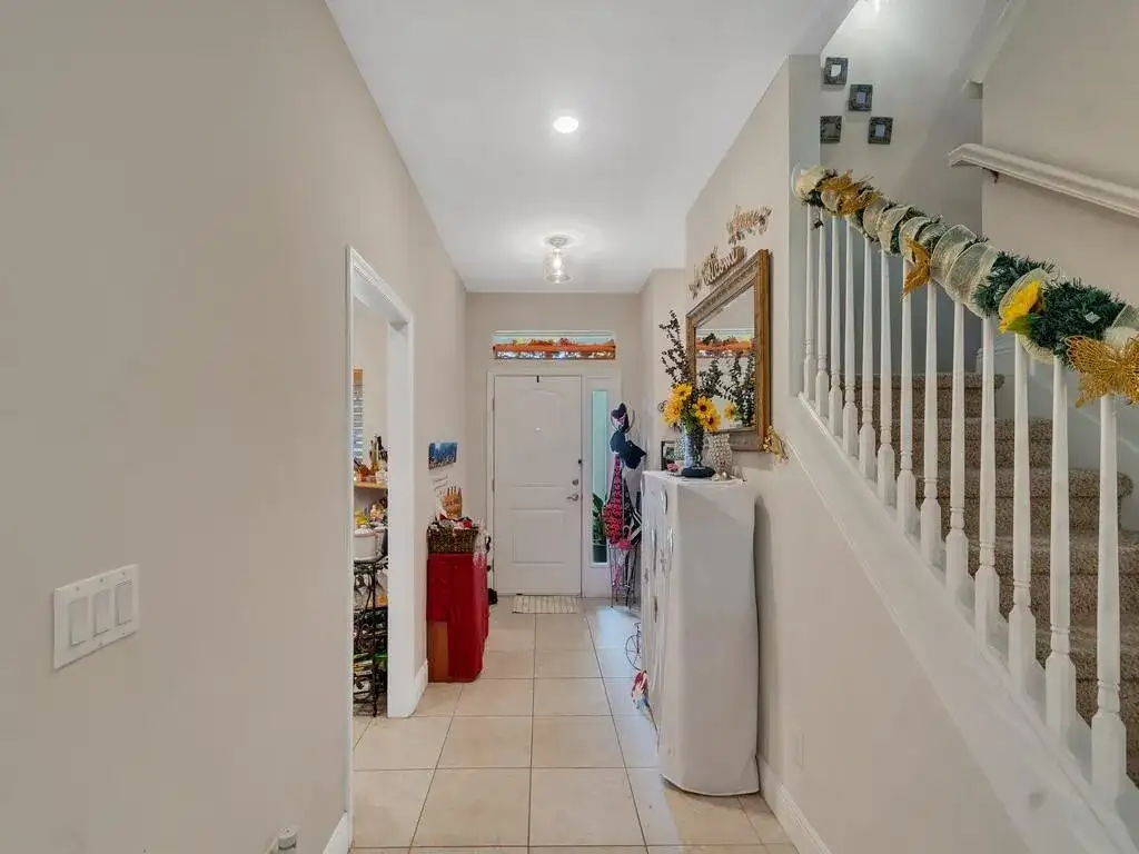 710 NE Turtleback Trail, Port St. Lucie FL 34983 photo 3