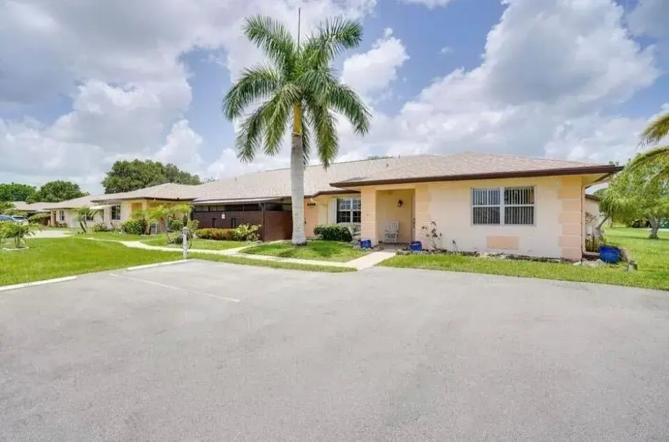 524 Ponderosa Drive # 33e, Fort Pierce FL 34982