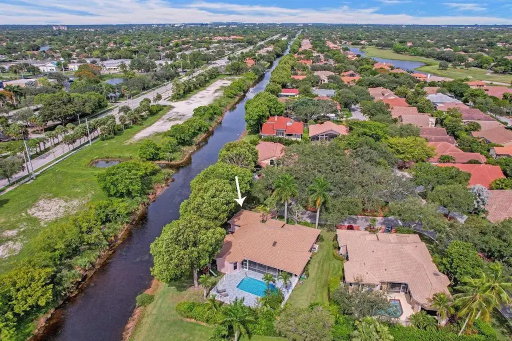 2150 Warwick Hills Way, Coral Springs FL 33071 photo 4