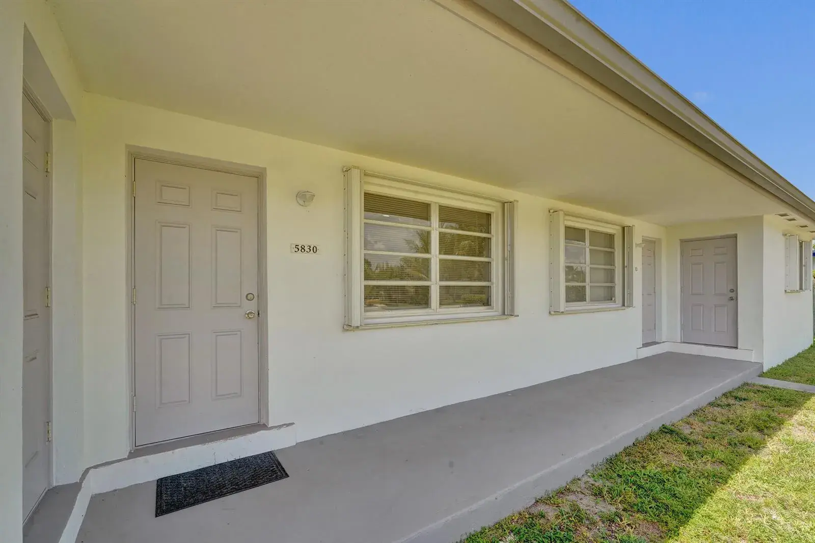 5830 Garfield Street, Hollywood FL 33021