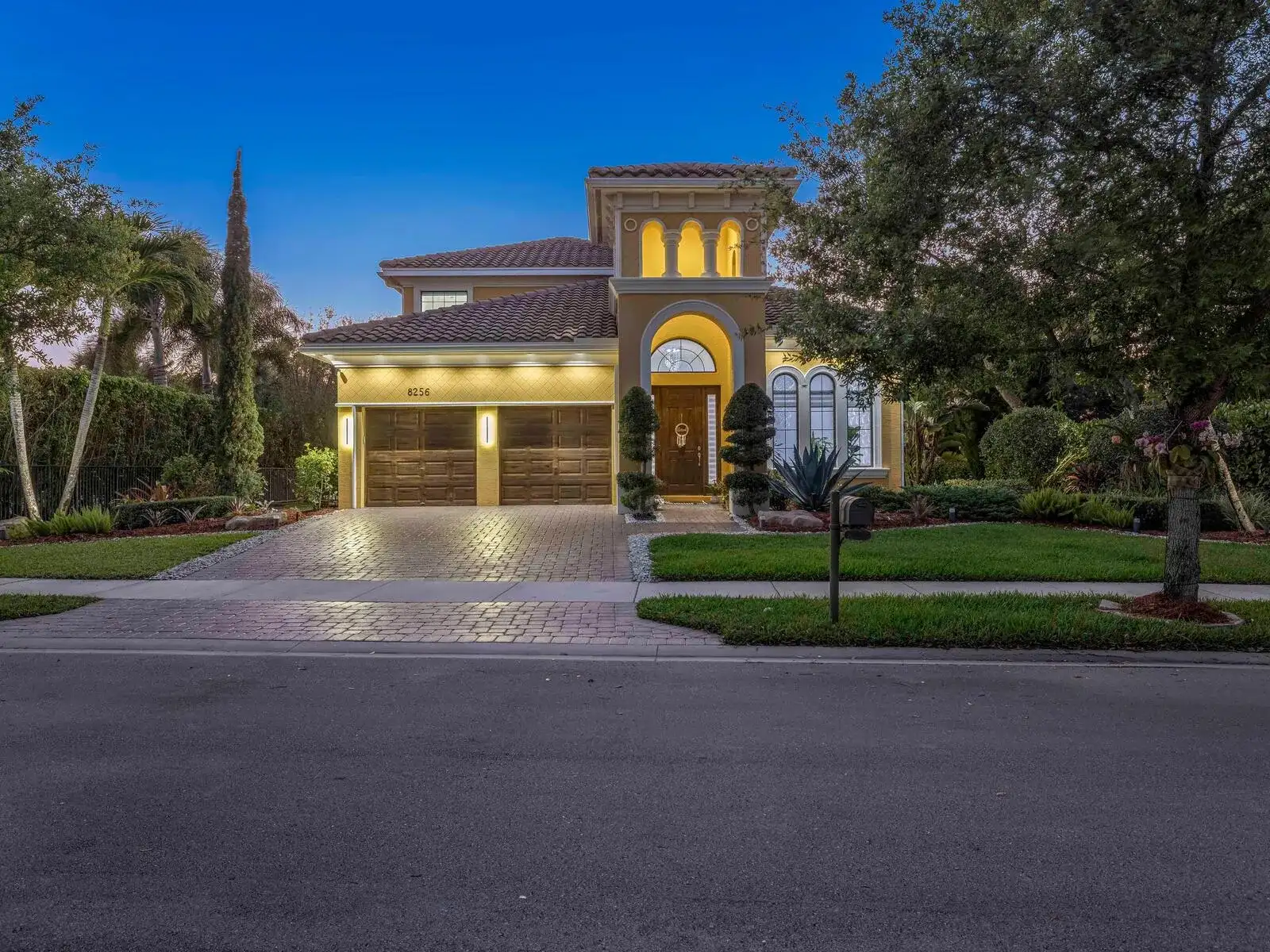 8256 Bradford Way, Parkland FL 33076 photo 2
