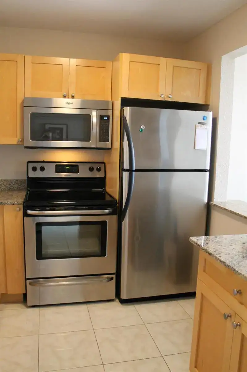 1830 Embassy Drive # 411, West Palm Beach FL 33401 photo 5