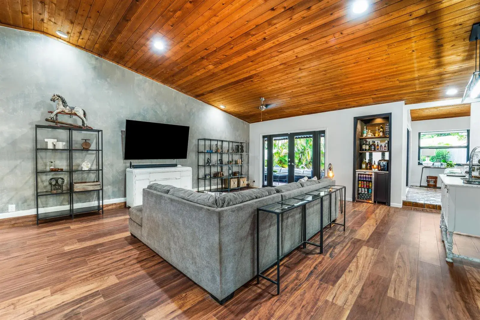 5731 NW 54th Way, Tamarac FL 33319