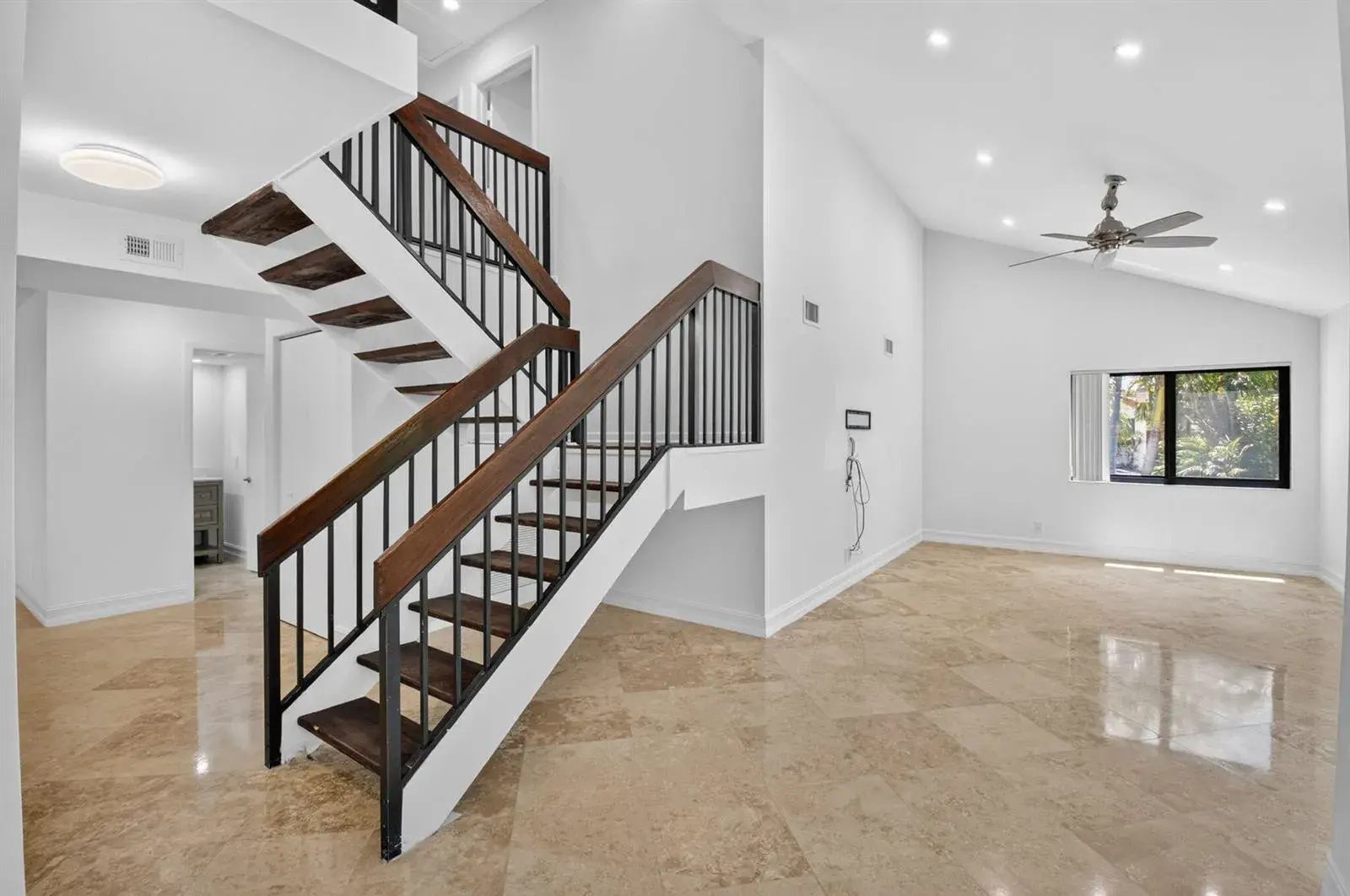 21661 Casa Monte Court, Boca Raton FL 33433