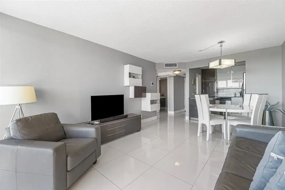 1830 Embassy Drive # 613, West Palm Beach FL 33401