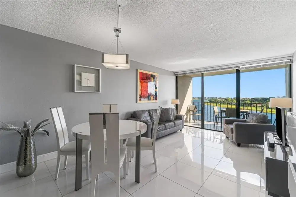 1830 Embassy Drive # 613, West Palm Beach FL 33401 photo 5