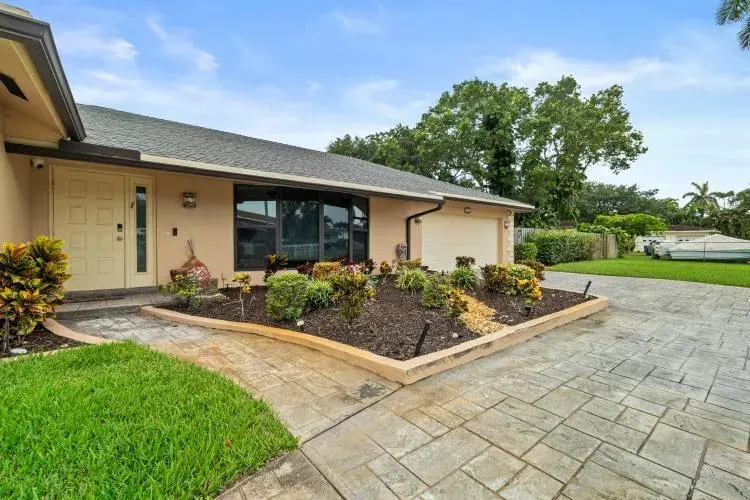 2409 SW 27th Avenue, Fort Lauderdale FL 33312