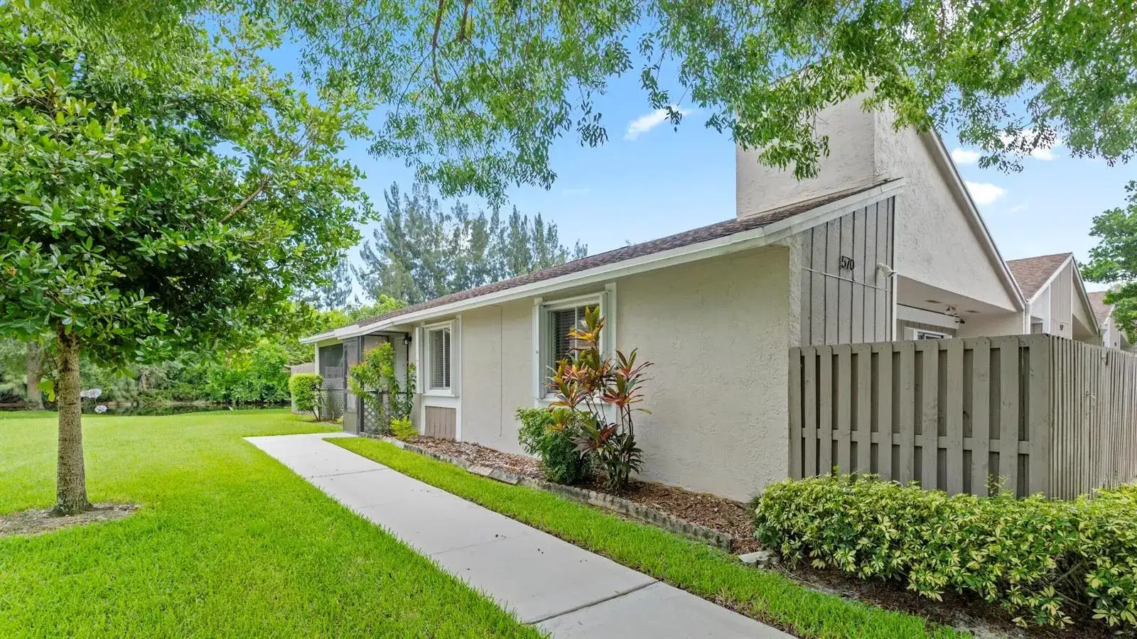 570 Woodgate Circle # A, Sunrise FL 33326 photo 3