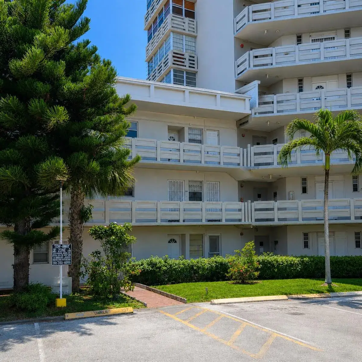 1401 NE Miami Gardens Drive # 180, Miami FL 33179