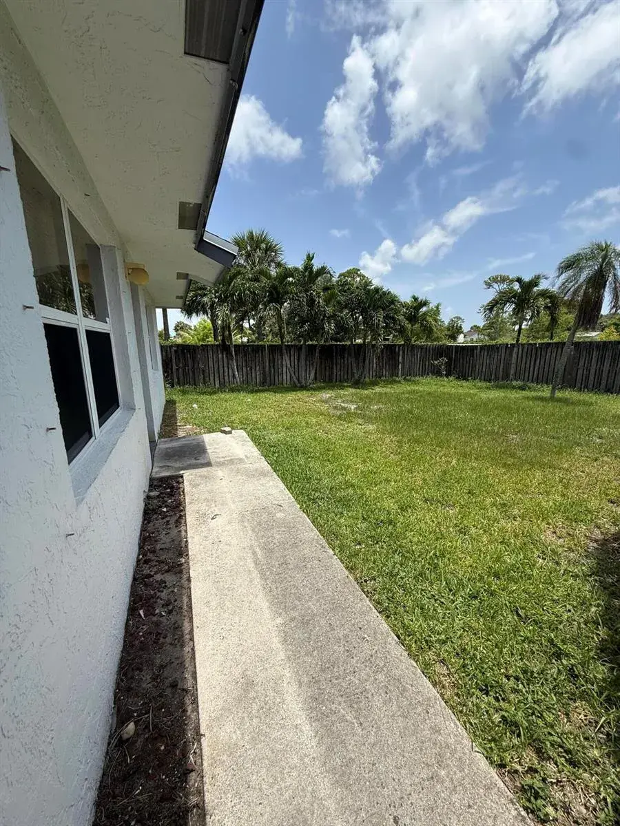 3961 Park Lane # B, Palm Springs FL 33406