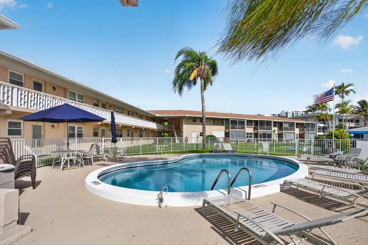 298 SE 6th Avenue # 9, Pompano Beach FL 33060