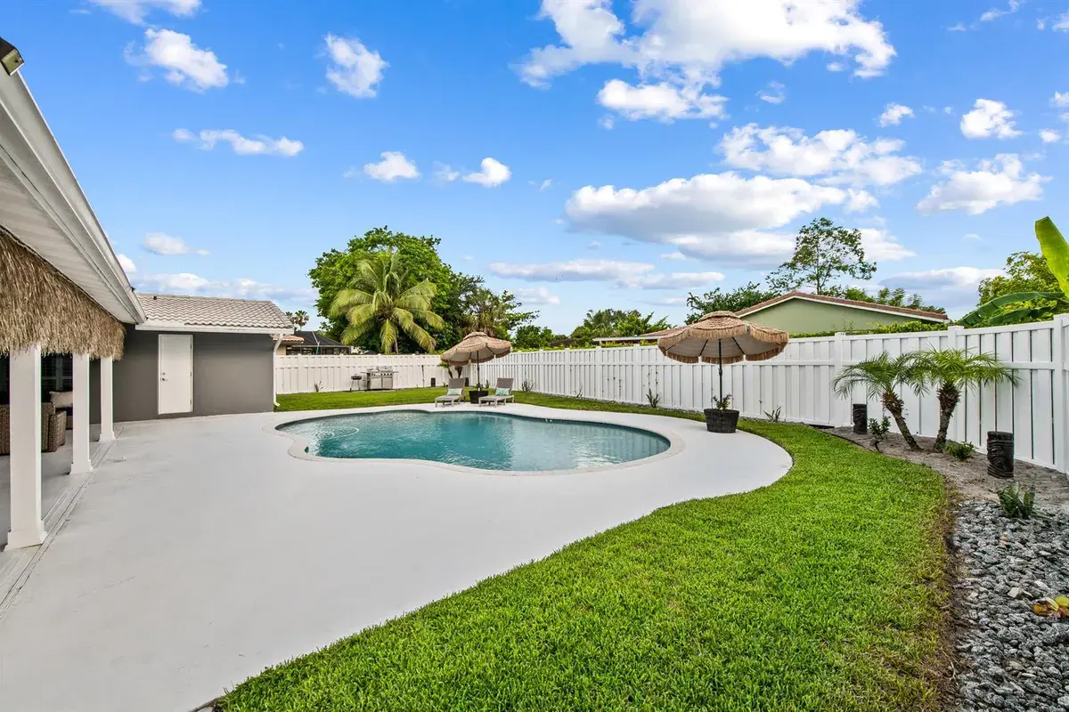 8552 Shadow Wood Boulevard, Coral Springs FL 33071