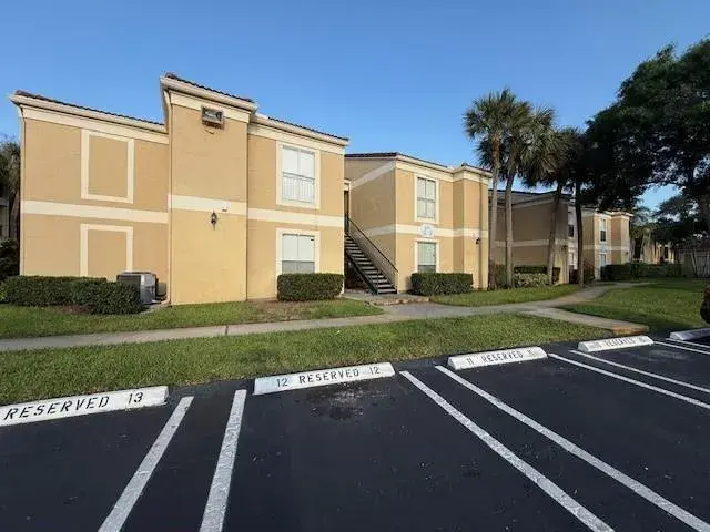 899 W Riverside Drive # 611, Coral Springs FL 33071