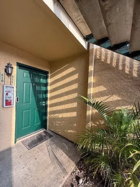 899 W Riverside Drive # 611, Coral Springs FL 33071
