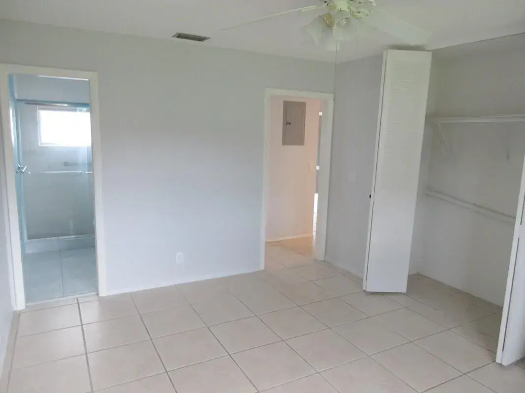 2572 Emory Drive E # J, West Palm Beach FL 33415