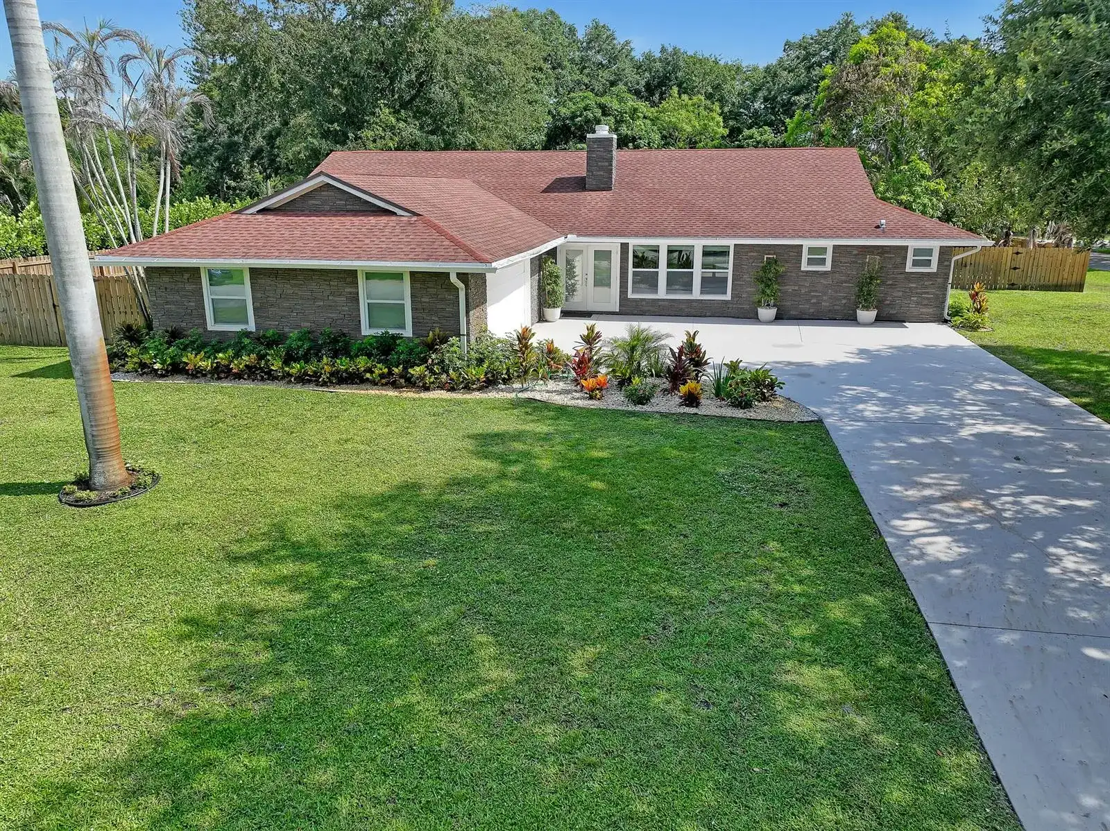 6185 White Oak Court, Jupiter FL 33458 photo 2