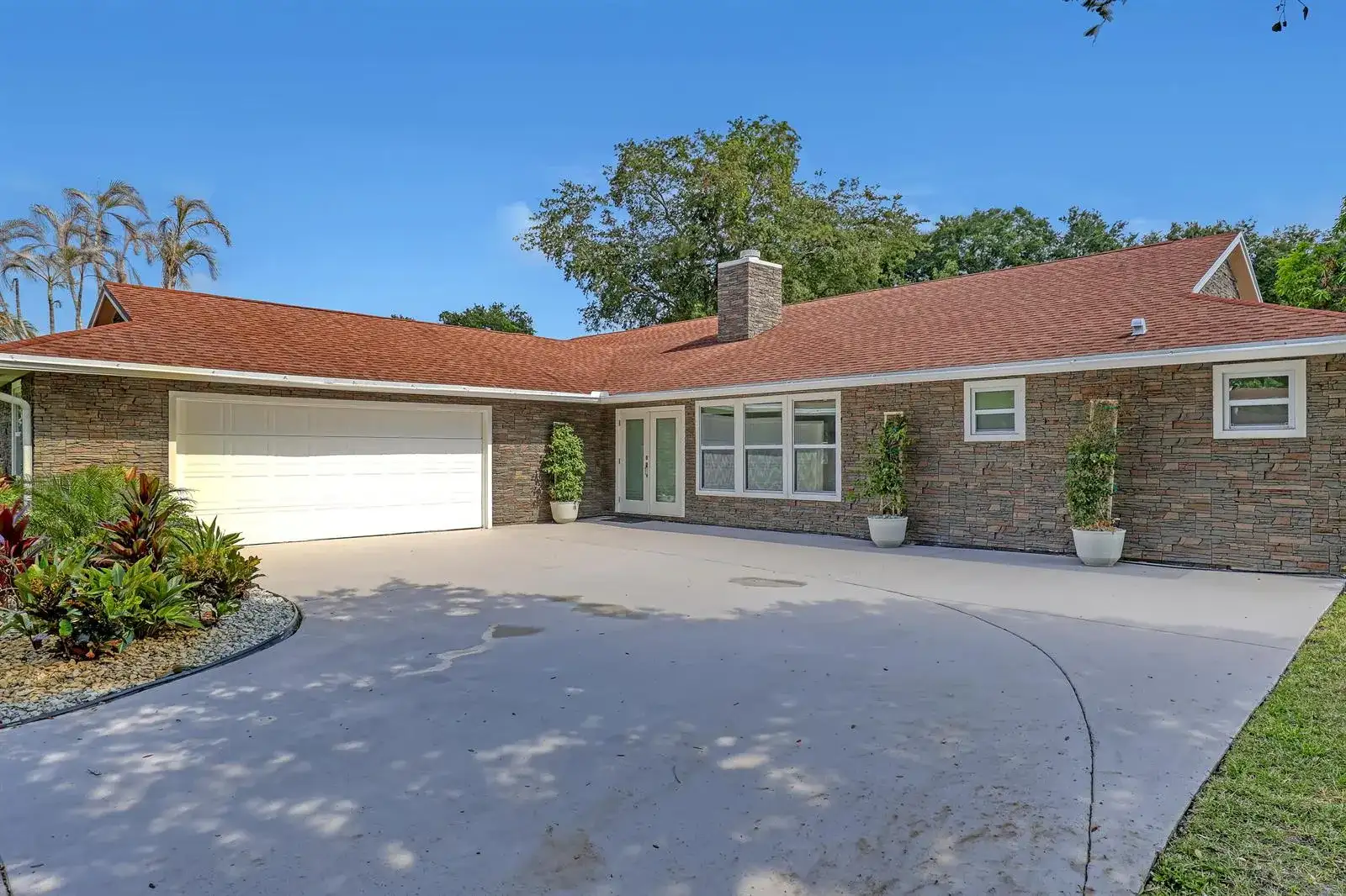 6185 White Oak Court, Jupiter FL 33458 photo 3
