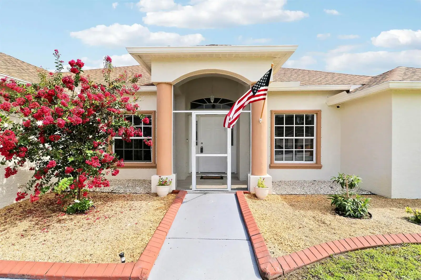 611 SW Saragossa Avenue, FL 34953 photo 2