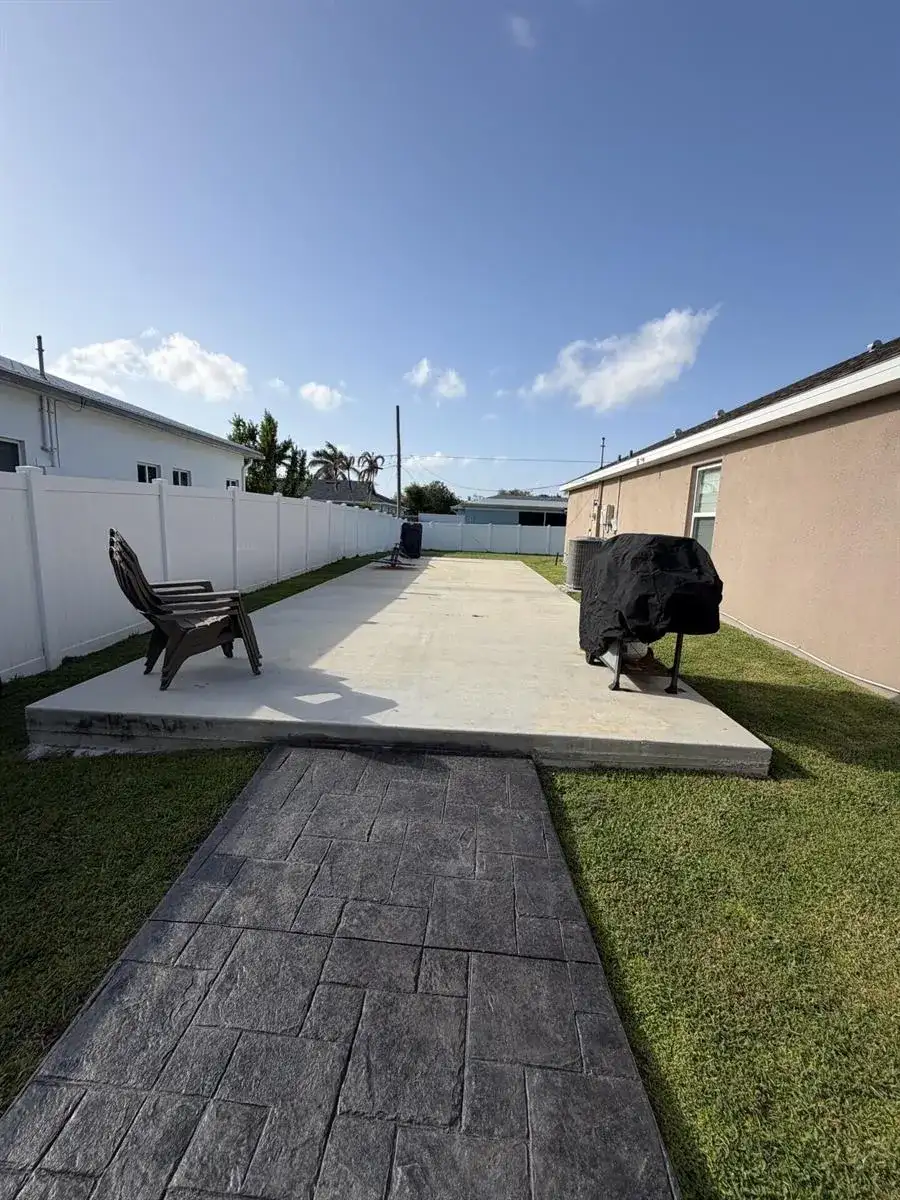 103 SW Oakridge Drive, Port St. Lucie FL 34984 photo 5